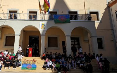 Los escolares sajeños se sumaron en Sax a la celebración del Día Internacional del Pueblo Gitano