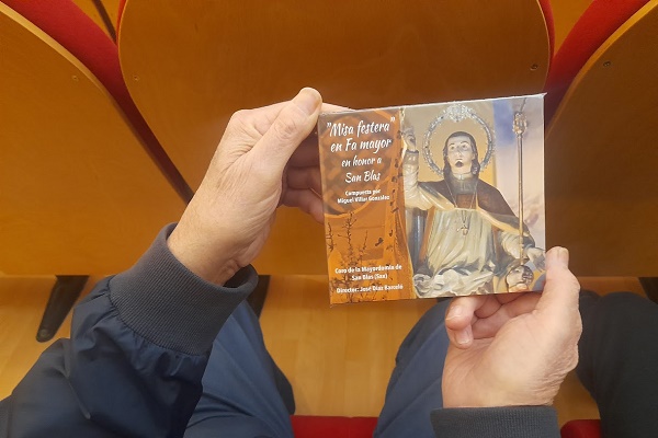 La Mayordomía de San Blas presentó en Sax las grabaciones de la misa festera con más antigüedad de España