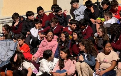 Prohíben los móviles en los colegios e instituto de Sax y toda la Comunidad Valenciana