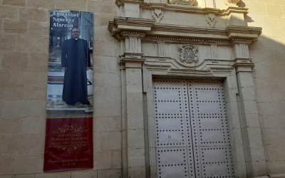 La parroquia de Sax celebra las bodas de plata del sacerdote sajeño Enmanuel Sánchez Alarcón
