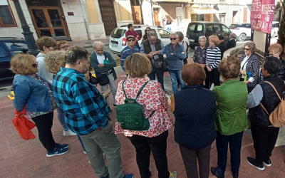 La villa de Sax rinde homenaje a las mujeres que han perdido la vida a causa de la violencia machista y lleva a cabo un minuto de silencio en memoria de las víctimas de la DANA
