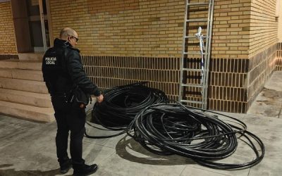 La Policía Local de Sax detiene a dos individuos como presuntos autores de un delito de robo de cableado eléctrico
