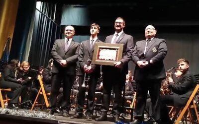 Los Sones de Sax celebraban un concierto solidario en memoria de las víctimas de la DANA que sirvió para presentar a los nuevos músicos y homenajear a una veterana