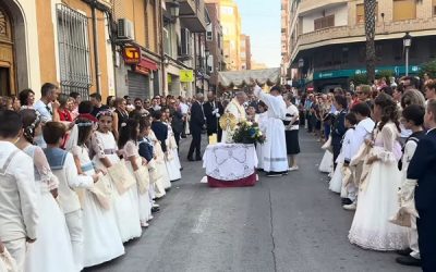 Sax celebró el Corpus con alfombras florales y mucha devoción