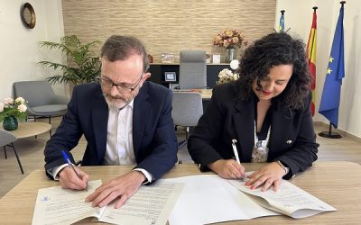 Sax firma un convenio con la Sociedad Española de Bioquímica y Biología Molecular para impulsar la ciencia y la divulgación entre los jóvenes
