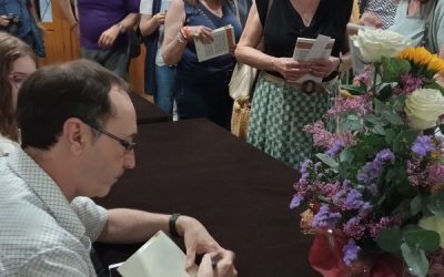 Sax acogió la presentación del tercer trabajo literario del escritor sajeño Aurelio Arnedo