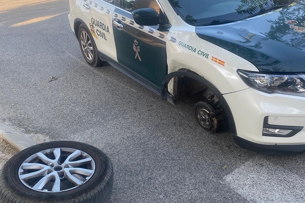 Guardias civiles de Alicante sufren  un segundo accidente con un  oficial por la misma avería
