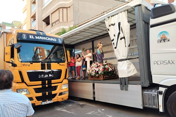 Éxito de participación en los actos de celebración de San Cristóbal en Sax