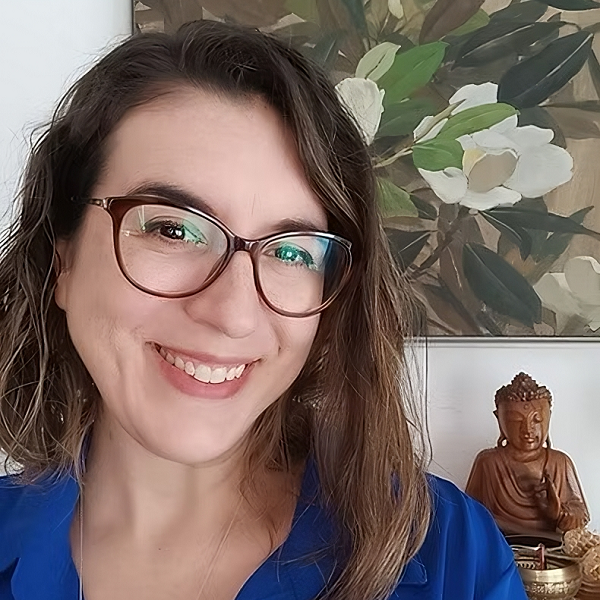 La sajeña Olga Martín presenta en preventa su libro «Salir del Armario Espiritual»