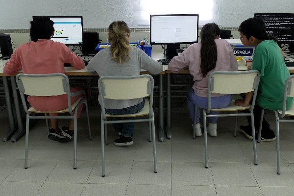 Doce alumnos de Sax han sido galardonados por la Consellería de Educación de la Generalitat Valenciana con los Premios Extraordinarios al Rendimiento Académico de Educación Primaria y Secundaria