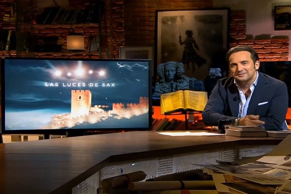 La villa de Sax fue protagonista en Cuarto Milenio a través del reportaje «Las luces de Sax» de Miguel Herrero Herrero