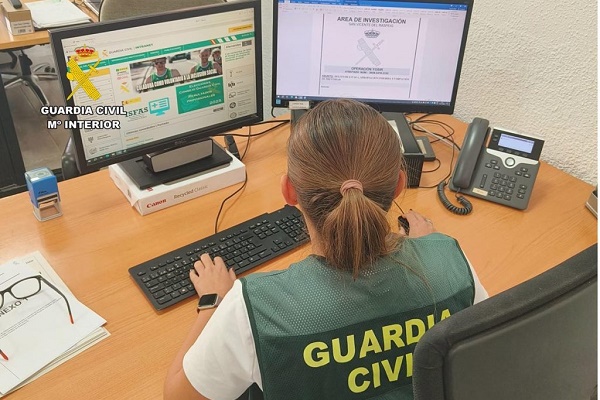 La Guardia Civil detiene a una mujer por una estafa en Alicante de más de 800.000 euros y más de una treintena de víctimas