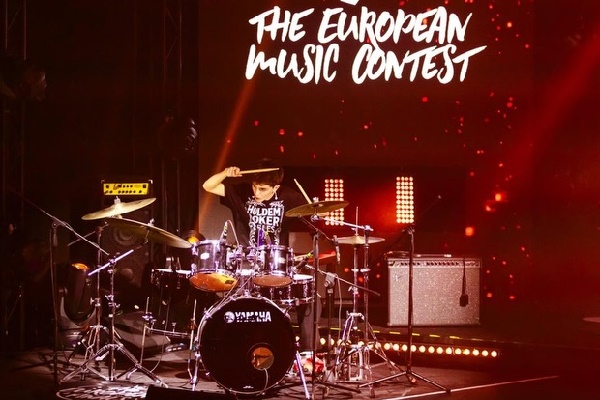 El joven musico sajeño Marc Tortosa premiado como mejor Baterista de Europa en la categoría junior