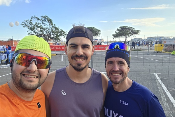 Buena participación con pódium para el atletismo sajeño en la Mitja Marató de Santa Pola que celebraba su 34ª edición con un ambiente espectacular