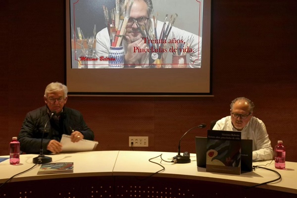 Máximo Beltrán conquista Sax: Lleno absoluto en la presentación de Treinta años, pinceladas de vida