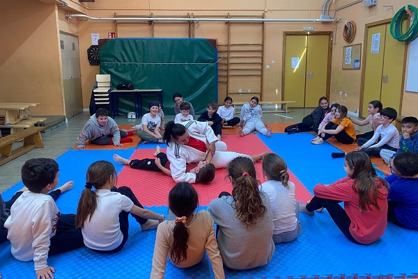 El Proyecto de Deporte, Actividad Física y Salud se lleva a cabo en el colegio Cristóbal Colón junto a la judoca Sara Conejero