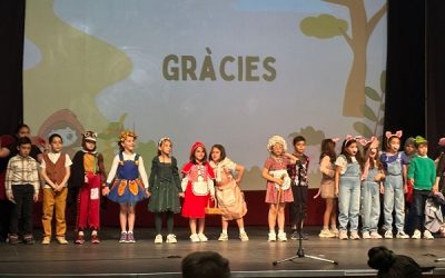 El teatro como aula: El colegio Alberto Sols de Sax potencia la expresión artística y el trabajo en equipo