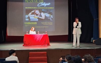 La escritora Elia Barceló desvelaba los peligros de la red ante el alumnado del IES Pascual Carrión de Sax