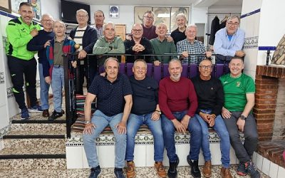 Los ‘Superveteranos’ del fútbol sajeño: Tres décadas uniendo generaciones sobre el césped