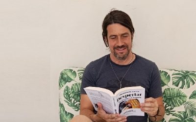 Un sajeño alcanza el número 1 en Amazon con «Despertar», una novela que mezcla humor y crecimiento interior