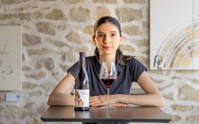 La joven enóloga Sofía Cañizares sitúa un vino de Salinas como el mejor puntuado de la Comunidad Valenciana en Decanter 2026