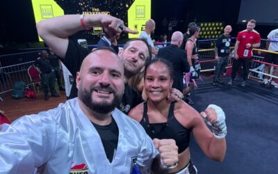La boxeadora sajeña Katherine Quintana brilla con valentía y completa seis asaltos de fuego en Inglaterra